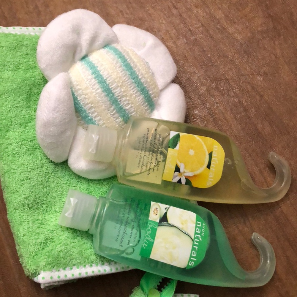 Avon shower set